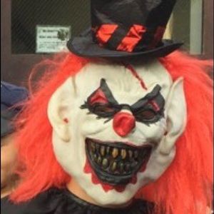 Carver the Clown Halloween costume Size M (fits kids size 10-14)